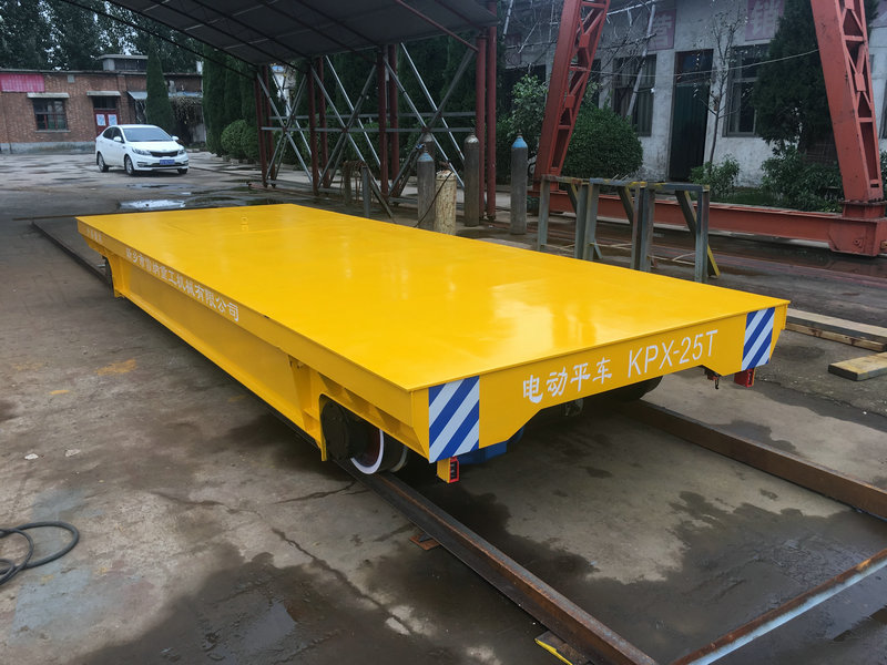 Trolley de 25 de tone din oțel cu baterii