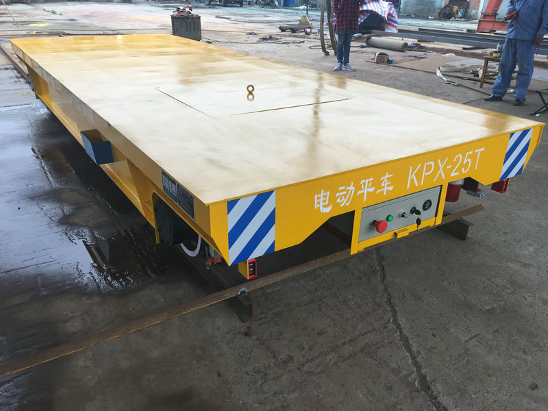 Trolley de 25 de tone din oțel cu baterii