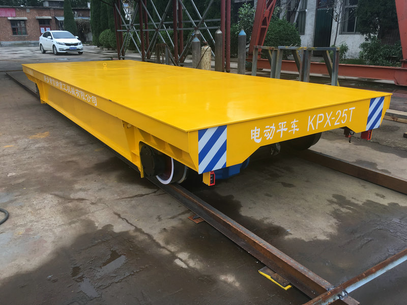 Trolley de 25 de tone din oțel cu baterii